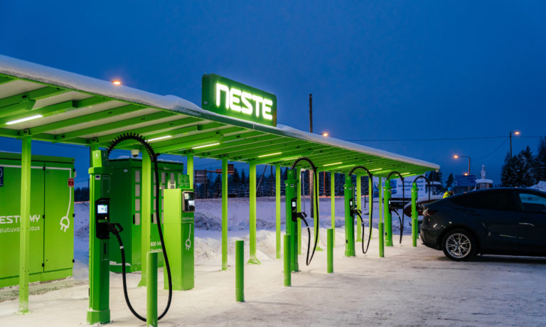Neste charging station with kempower chargers