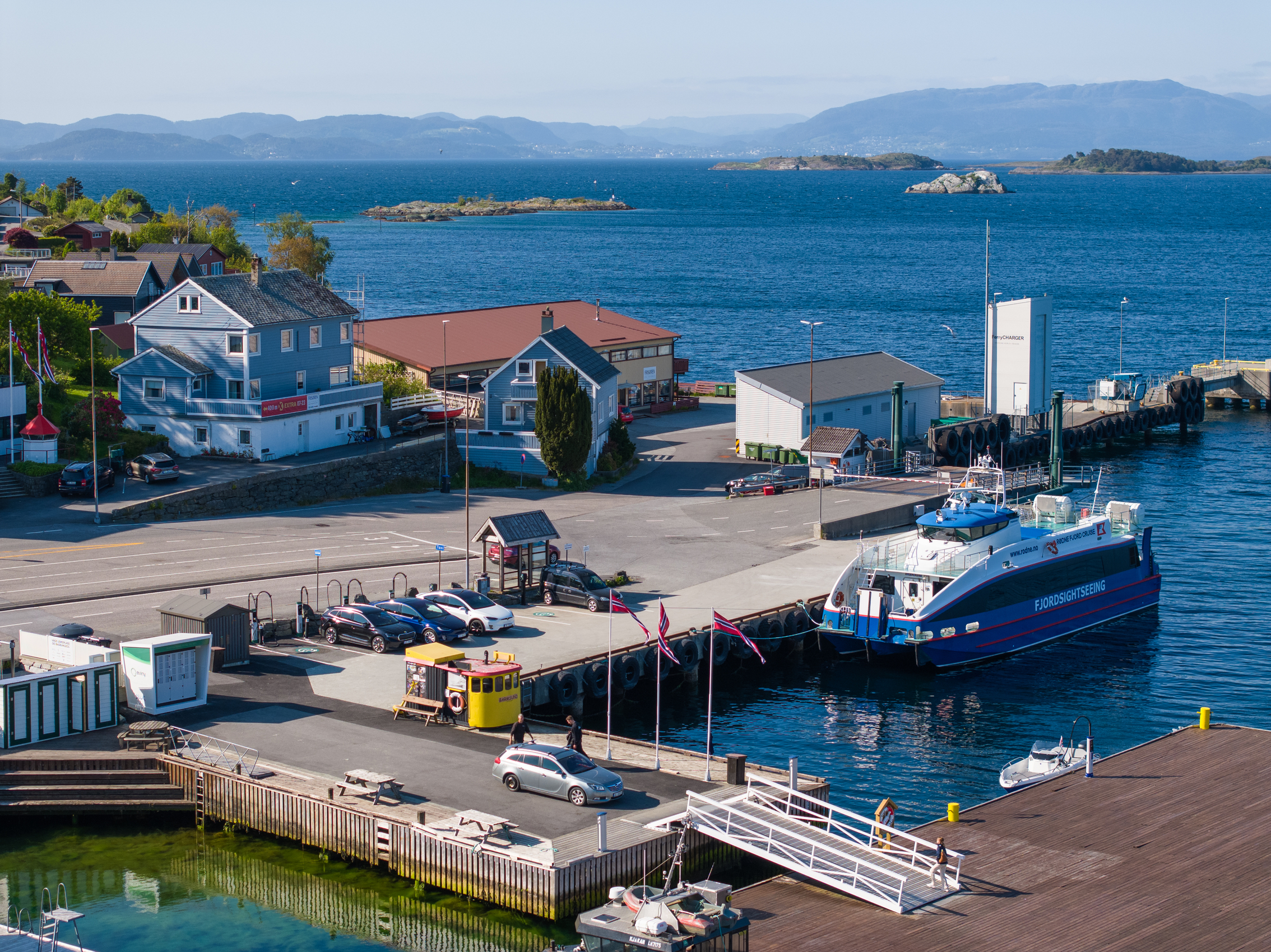 Kempower charging electric boat and electric cars in norway with plug