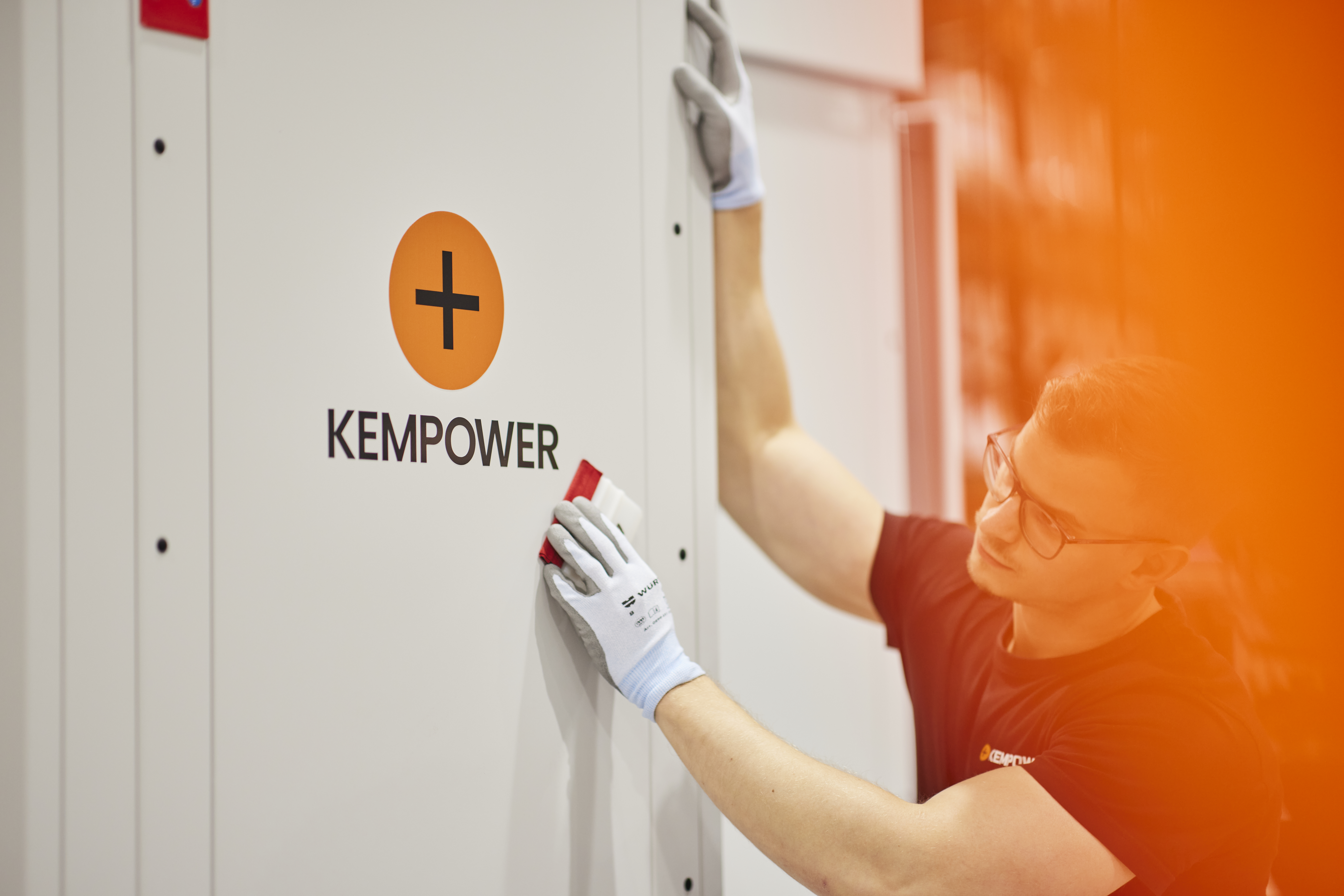 Image of Kempower factory worker